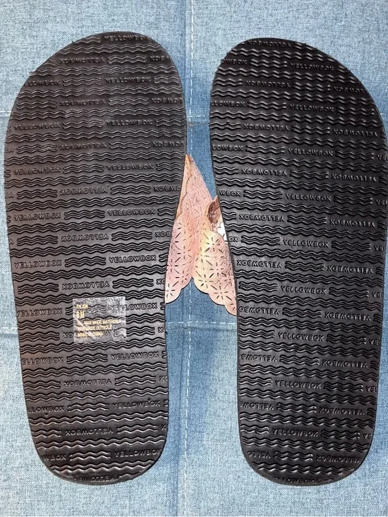 Yellow Box Flip Flops Tranquil Starburst Cut Out Shimmer Size 9 - Picture 4 of 6